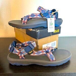 NWT Teva Hurricane XLT 2 Sandal | Canyon Dark Blue | Unisex “Big Kid” 6 (W8-9+)